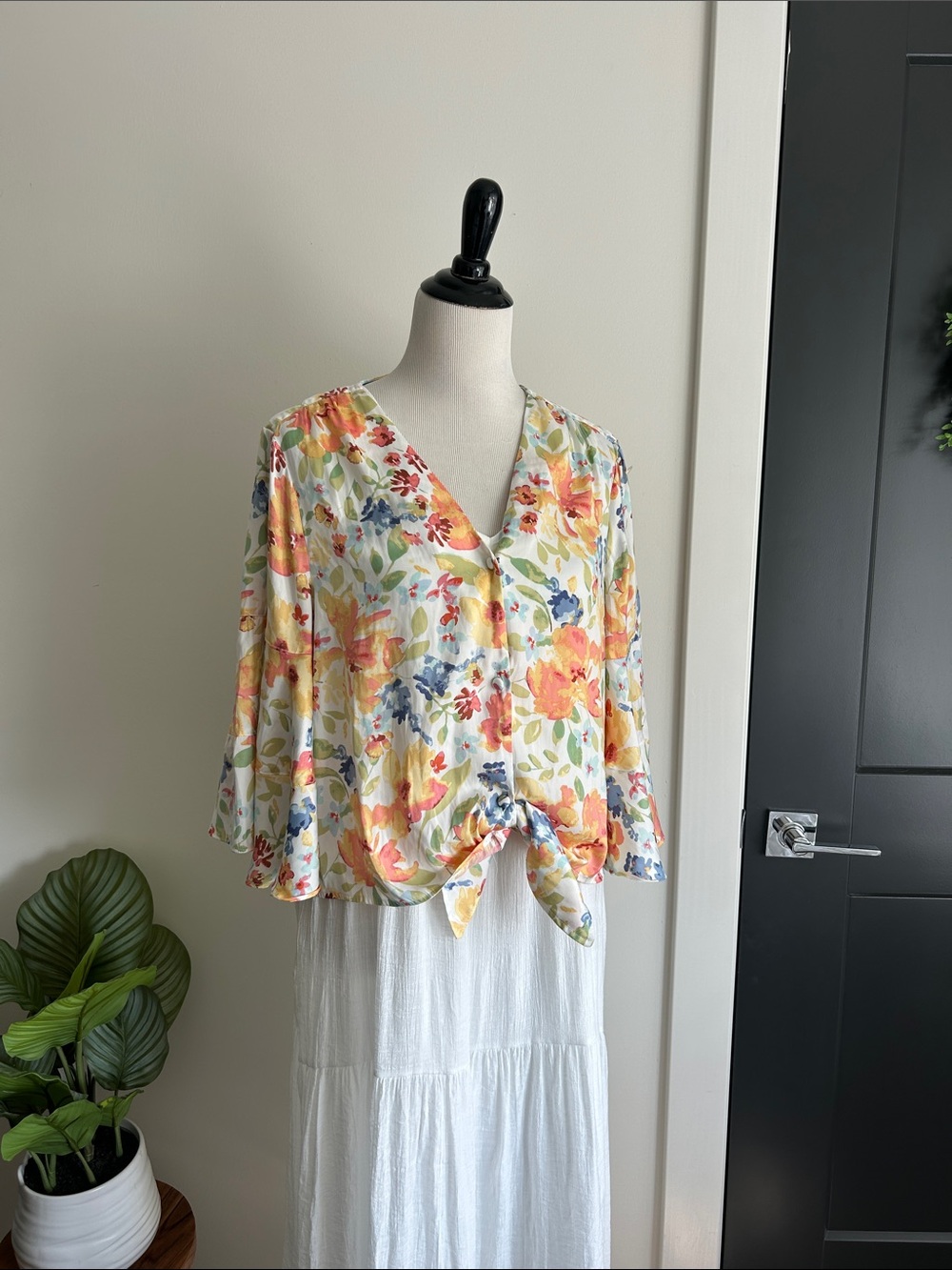 Lc lauren Conrad 🌼🌸L pastel peach green cream floral bell sleeve tie front blous